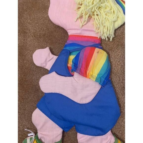Vintage Soft Cloth WOOLTEX INT'L Wall Hanging GIRL SKATES Room Decor Rainbow 80s - Picture 3 of 10